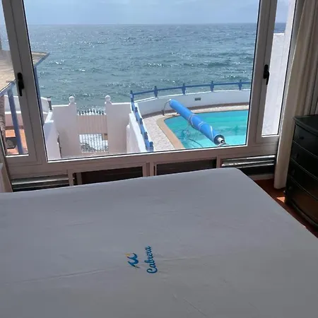 Caleton Villa *